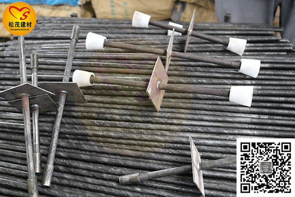 松茂建材生产一种新型三段式止水螺杆